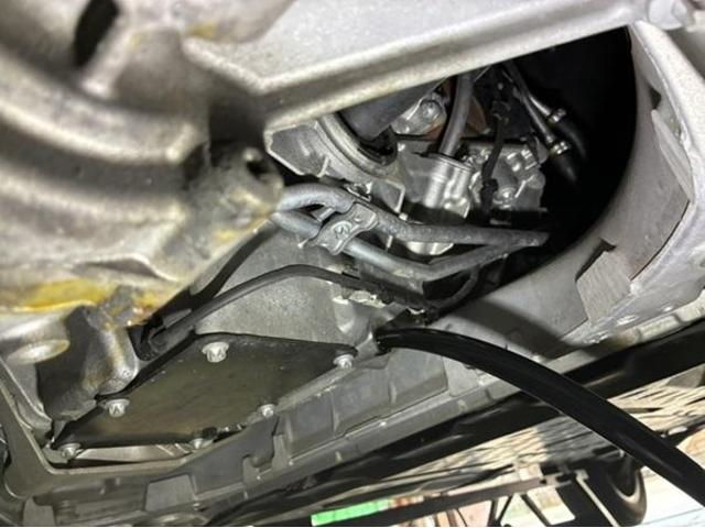 京都　メルセデス・ベンツ　GLC　ディーゼル　オイル交換　オイルエレメント　久御山町　伏見　八幡　ベンツ　オイル　整備　メンテナンス