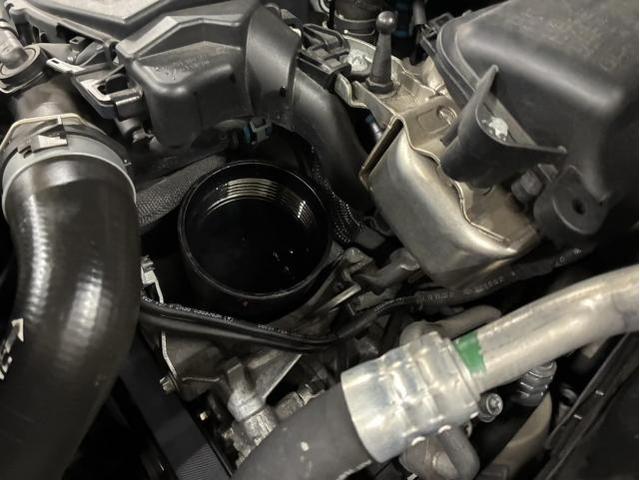 京都　メルセデス・ベンツ　GLC　ディーゼル　オイル交換　オイルエレメント　久御山町　伏見　八幡　ベンツ　オイル　整備　メンテナンス