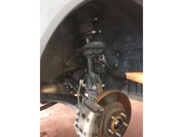 スバル　XV　リフトアップ　タイヤ交換　4輪ホイールアライメント測定・調整
