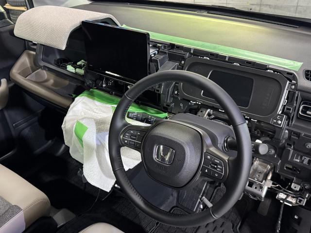 フリード GT5 TVキット 取付 走行中動画視聴可能　広島市　安佐南区　五日市　佐伯区　タイヤ交換　持込タイヤ交換　タイヤ裏組　持込取付　電装系もお任せください。