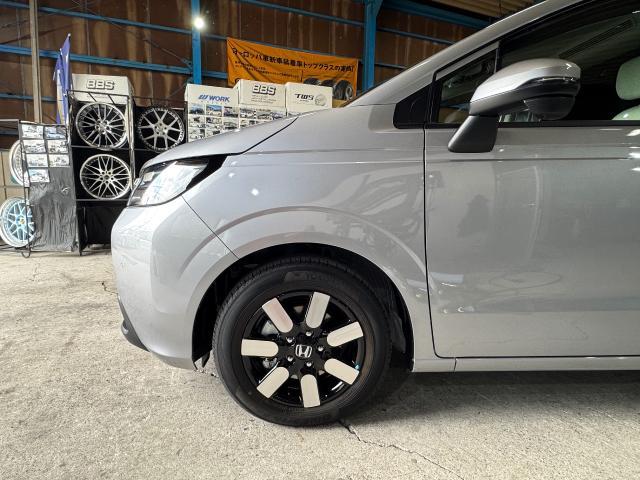 フリード GT5 TVキット 取付 走行中動画視聴可能　広島市　安佐南区　五日市　佐伯区　タイヤ交換　持込タイヤ交換　タイヤ裏組　持込取付　電装系もお任せください。