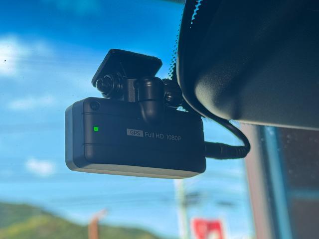 ZE4 インサイト 持込ドラレコ取付 コムテック AZDR48 ミラー型　広島市　安佐南区　五日市　佐伯区　タイヤ交換　持込タイヤ交換　タイヤ裏組　持込取付　電装系もお任せください