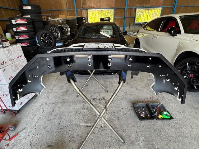 FL5 シビック タイプR 持込エアロ取付 フロントリップスポイラー マクストンデザイン　広島市　安佐南区　五日市　佐伯区　廿日市　持込タイヤ交換　持込取付　タイヤ交換　タイヤ裏組
ロジックラボ