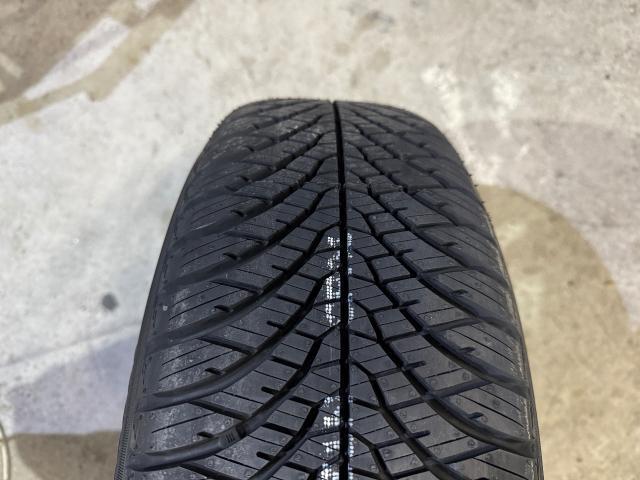 アイシス 持込オールシーズンタイヤへ交換 195/65-15 ヨコハマ ブルーアース4S   広島市　安佐南区　五日市　佐伯区　廿日市　タイヤ交換　持込タイヤ交換　タイヤ裏組　