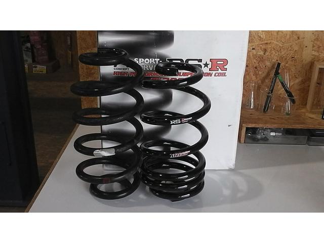 トヨタ VOXY ダウンサス取付 RS-R Ti2000 持ち込みパーツ 足廻り トヨタ VOXY ダウンサス取付 RS-R Ti2000 持ち込みパーツ 足廻り