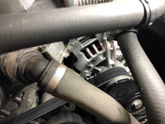 BMW Xシリーズ　オルタネーター　ローチャジの為エンジンストップ　新潟市　北区