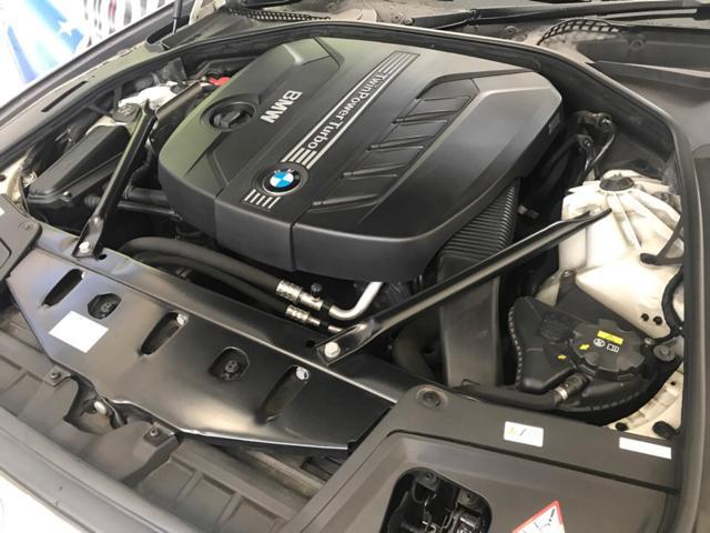 BMW 5シリーズ　523d  F10  エンジンオイル交換　TOTAL  ディーゼルエンジン対応オイル　オイルエレメント交換　オイルメンテナンスリセット　福島県　白河市　輸入車メンテナンス　中古車販売店
