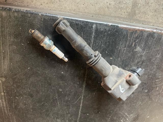 ポルシェ 986ボクスター エンジンが吹けない プラグ点検 車両 ポルシェ 986ボクスター エンジンが吹けない プラグ点検 車両
