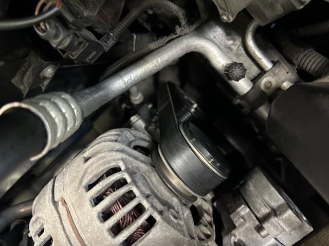 アウディ TTクーペ 8J  エアコンが効かない　冷風が全く出ない　コンプレッサー交換　コンデンサー交換　エアコンガス補充　車両診断テスト　福島県　白河市　輸入車修理　輸入中古車販売店