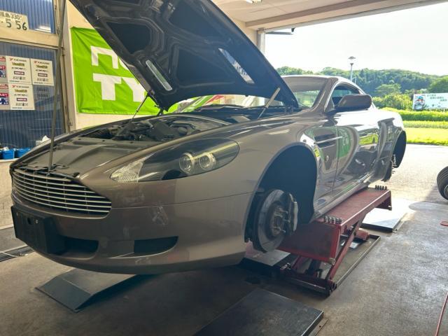 アストンマーティン DB9 エンジンオイル交換 エレメント交換 アストンマーティン DB9 エンジンオイル交換 エレメント交換