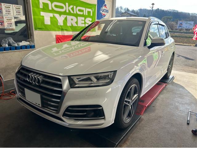 アウディ　SQ5  タイヤ交換　スタッドレスタイヤ交換　空気圧リセット　ブレーキパッド残量点検　福島県　白河市　輸入中古車販売店　輸入車メンテナンス　輸入車修理