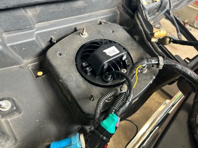 ハマー　Ｈ２　車両カスタム　ヘッドライトASSY交換　ヘッドライト加工取付　パーツ持込　福島県　白河市　輸入車販売店　輸入車メンテナンス　輸入車カスタム