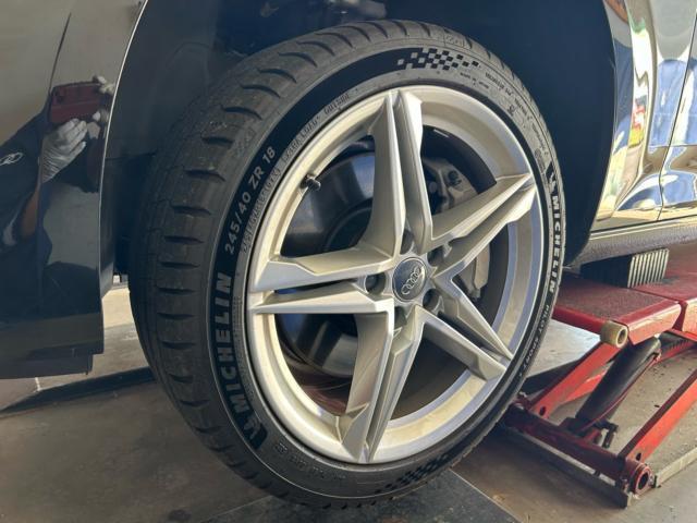 アウディ A4アバント スタッドレスタイヤ販売 ホイール販売 BBS アウディ A4アバント スタッドレスタイヤ販売 ホイール販売 BBS