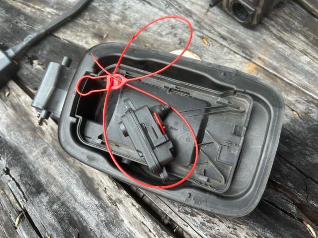 アウディ　Ａ７スポーツバック　給油口が開かない　フューエルフラップアクチュエーター交換　輸入車修理　輸入車メンテナンス　福島県　白河市　輸入車販売店