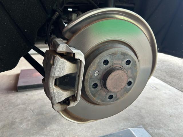 アウディ　Ａ４アバント　ブレーキメンテナンス　ブレーキパッド交換　低ダストブレーキパッド　DIXCEL  輸入車メンテナンス　輸入車販売店　福島県　白河市