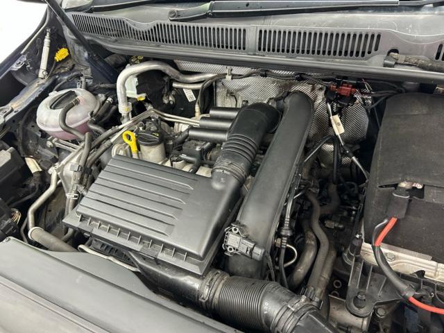 フォルクスワーゲン　ゴルフトゥーラン　冷却水漏れ　ウォーターポンプから冷却水漏れ　サーモスタットハウジング交換　ポンプベルト交換　エンジンオイル交換　輸入車メンテナンス　輸入車販売店　福島県　白河市