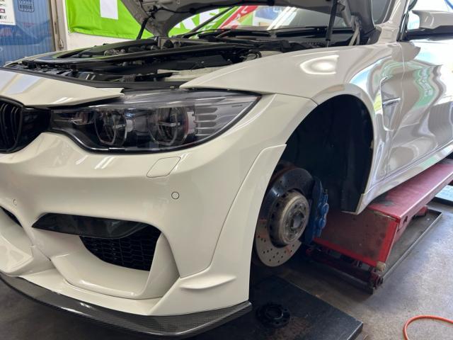 車両カスタム　ＢＭＷ　Ｍ４　F82  カーボンサイドステップ取付　クリア塗装　ホイールマッチング　ホイールツライチ　20インチ　輸入車カスタム　輸入車販売店　福島県　白河市