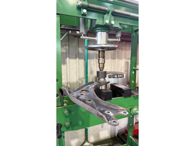 アウディ S3セダン 足廻りリフレッシュ アームブッシュ交換 ブッシュ打ち替え スタビライザーリンク交換 ボールジョイント交換 ショックASSY交換 輸入車メンテナンス 輸入車販売店 福島県 白河市