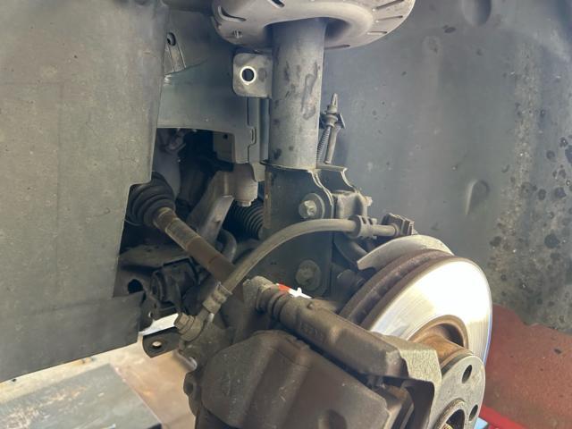 プジョー　３０８　法定車検整備　エンジンオイル漏れ修理　エンジンオイル交換　スタビライザーリンク交換　車両診断テスト　輸入車メンテナンス　輸入車販売店　福島県　白河市