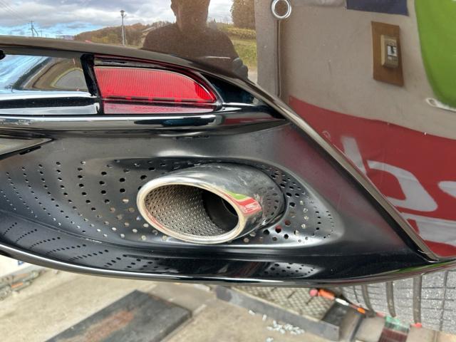 アストンマーティン　DB11  マフラー販売取付　フルチタンマフラー　可変バルブ付き　配線加工　輸入車カスタム　輸入車販売店　福島県　白河市