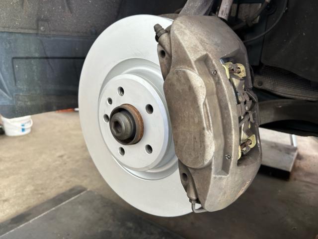 アウディ　Ａ６アバント　ブレーキメンテナンス　ブレーキパッド交換　ディスクローター交換　DIXCEL  低ダストタイプ　輸入車メンテナンス　輸入車販売店　福島県　白河市