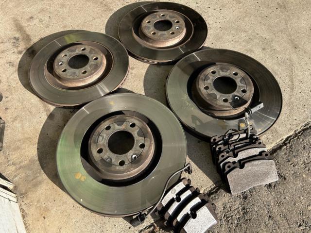 アウディ　Ａ６アバント　ブレーキメンテナンス　ブレーキパッド交換　ディスクローター交換　DIXCEL  低ダストタイプ　輸入車メンテナンス　輸入車販売店　福島県　白河市