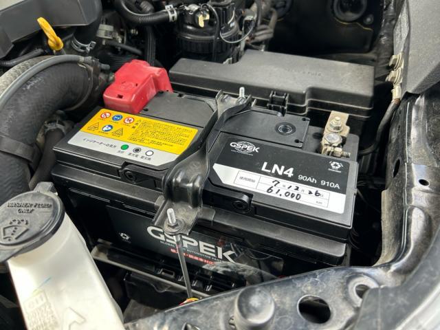 トヨタ　ハイラックス　バッテリー交換　バッテリー電圧低下　バックアップ作業　中古車販売店　福島県　白河市