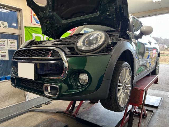 ＭＩＮＩ　クーパーＳ　F55  エンジンオイル交換　オイルサービスリセット　FUCHS 5W-30  輸入車販売店　輸入車メンテナンス　車検早期予約　福島県　白河市