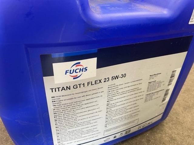 ＭＩＮＩ　クーパーＳ　F55  エンジンオイル交換　オイルサービスリセット　FUCHS 5W-30  輸入車販売店　輸入車メンテナンス　車検早期予約　福島県　白河市