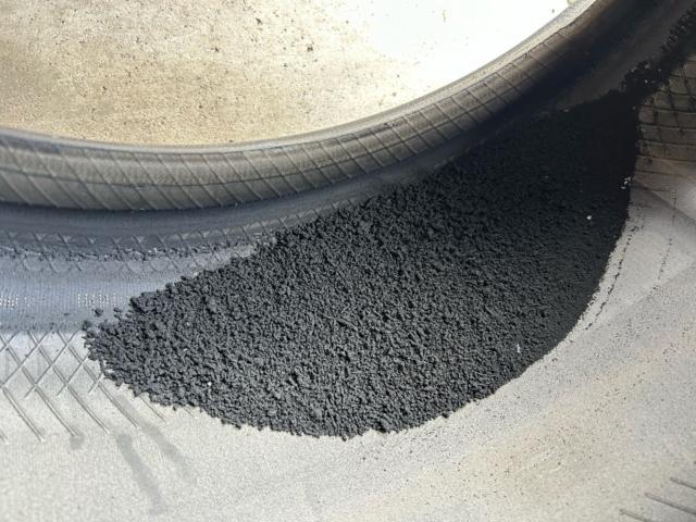 メルセデス・ベンツ　Ｅクラス　W 212  タイヤパンク　タイヤ交換　空気圧リセット　エンジンオイル交換　サービスリセット　車両診断テスト　輸入車販売店　輸入車メンテナンス　福島県　白河市