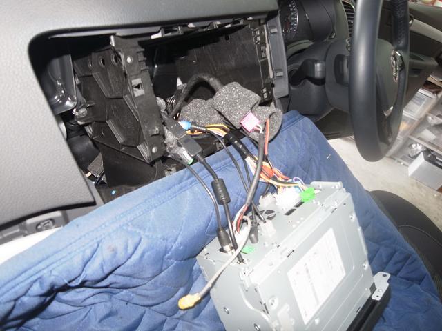 Vw シャラン ヘッドレストモニター取付作業 グーネットピット