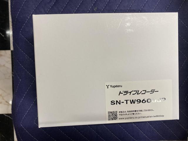 ランドローバー　イヴォーグ　前後カメラ付きドライブレコーダー　取付