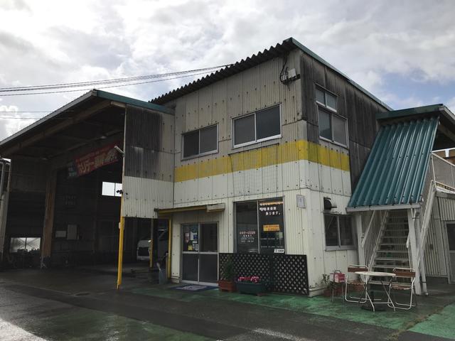 こちらは待合室＆商談室外観になります。