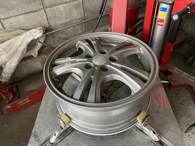 トヨタ タイヤ交換 持ち込み 中古タイヤ 持ち込み交換歓迎 溝がない ブリジストン ダンロップ ヨコハマ タイヤチェンジャー バランサー パンク パンクの原因 チューブレスエアバルブ