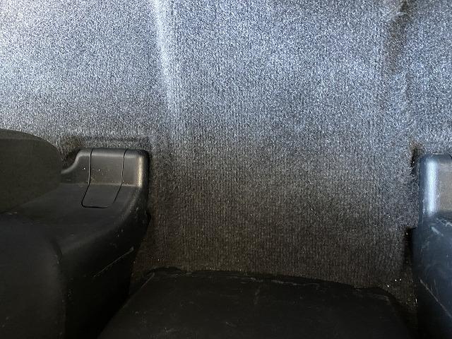 トヨタ　室内清掃　車内清掃　アルファード　ヴェルファイア　フロアカーペット清掃　掃除機　ルームクリーニング　リーズナブルなわりにキレイになります