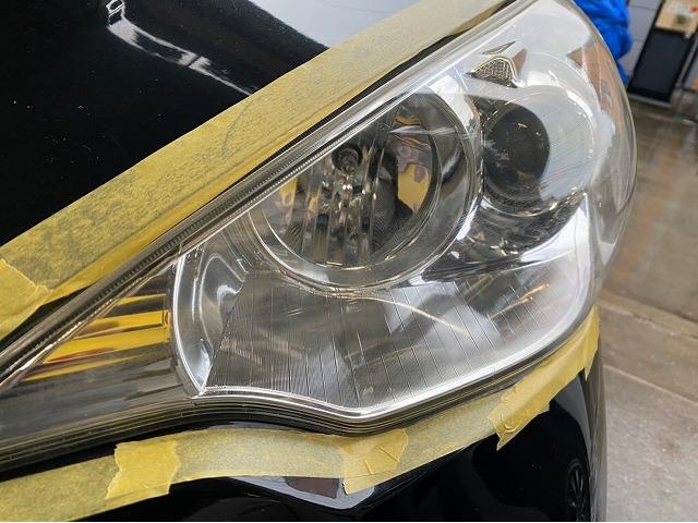 トヨタ　アクア　ヘッドライト磨き　ライト磨き　白く曇ったライト　ライトをクリアに　いわき　いわき市　車検　代車無料　レンタカー　レッカー　事故車