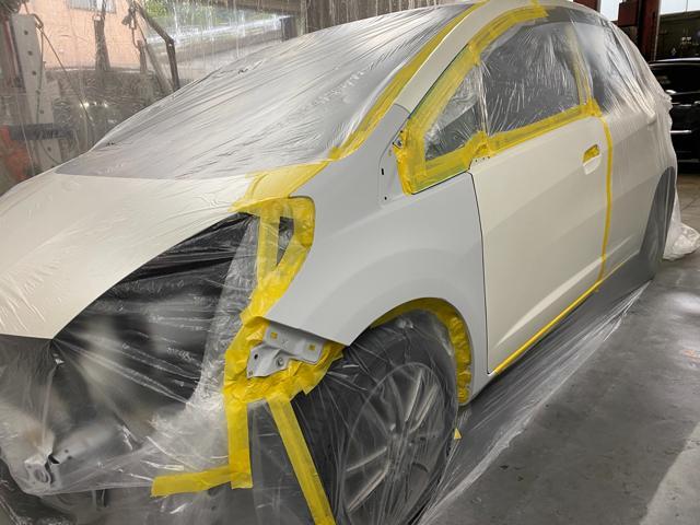 ホンダ　フィット　鈑金塗装　キズ　凹み　新品　中古　白パール　保険事故　自損事故　レンタカー　見積もり無料　代車無料　いわき市　いわき　車検　整備　リサイクル