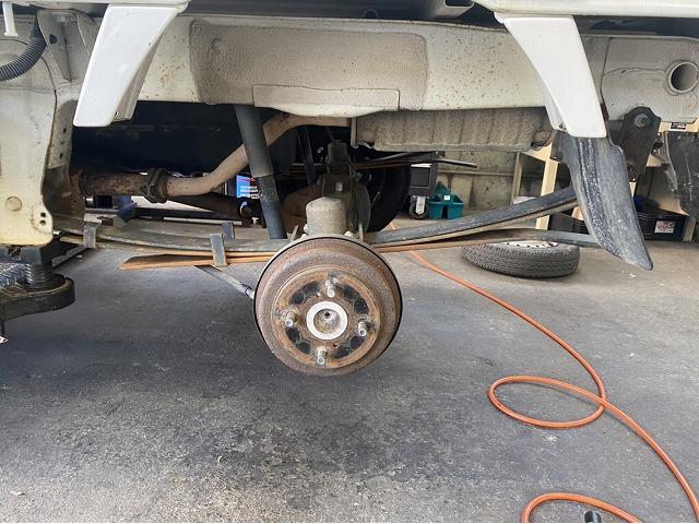 スズキ　キャリイ　タイヤ交換　スタッドレスタイヤ交換　雪が降る前に　準備　リフト完備　2級整備士がいる店　福島県いわき市　いわき市　いわきタイヤ交換　中古タイヤ　冬タイヤ交換　自社工場対応　冬用タイヤ　タイヤ持込み可能　車検