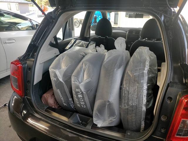 日産　マーチ　スタッドレスタイヤ交換　タイヤ交換　雪が降る前に　準備　リフト完備　2級整備士がいる店　福島県いわき市　いわき市　いわきタイヤ交換　中古タイヤ　冬タイヤ交換　自社工場対応　冬用タイヤ　タイヤ持込み可能　車検