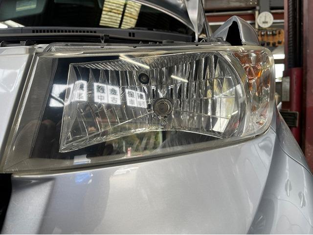 トヨタ　bB　ヘッドライト磨き　ライトのくもりとり　ライトのツヤが復活　白く曇ったライトを磨く　復活　福島県いわき市　いわき市　いわきヘッドライト磨き　ライト磨き　ヘッドライトコーティング