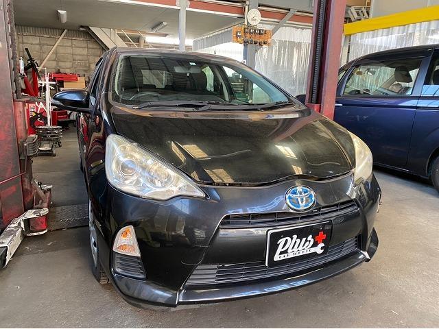 トヨタ　アクア　ヘッドライト磨き　黄ばみ　白っぽい　暗い　見づらい　コーティング　ポリカーボネート　剥がれ　キズ　ヘッドライト塗装　スモーク塗装　カスタム　車検　新品交換　中古交換　いわき市　LED販売  バルブ交換