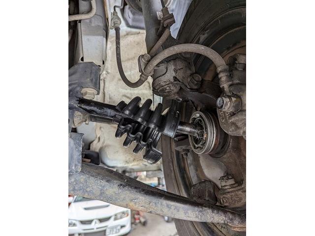 ホンダ　N-BOX　ドライブシャフトブーツ交換 経年劣化 下廻りの部品 いつの間にか オイル交換時にご提案  異音がする前に いわき市 整備工場 鈑金工場 無料見積り 代車無料