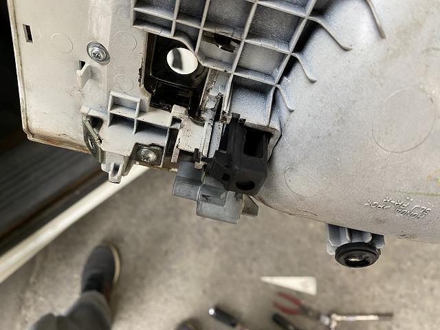 ホンダ　ステップワゴン　アウターハンドル交換　ドアが開かない 　外のレバーの感じがおかしい　レバーを引いてもスカスカな手ごたえ　故障診断　修理　部品の取り寄せ　いわき市　整備士常時在中　整備工場　鈑金塗装工場　保険代理店