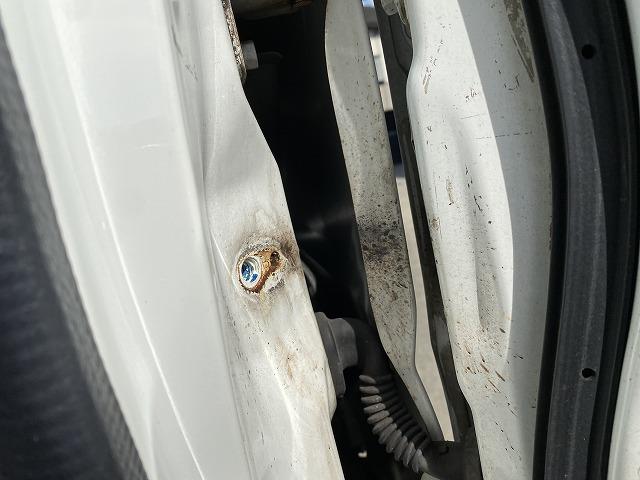 ホンダ アクティー ドアを開けるとき音がする ドアチェッカー交換 ガチャガチャうるさい 開け閉めの音がうるさい チェッカーの摩耗 部品交換 福島県いわき市 いわき市 車検見積もり無料 鈑金塗装もやってます