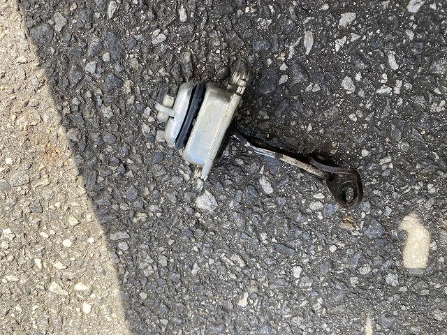 ホンダ アクティー ドアを開けるとき音がする ドアチェッカー交換 ガチャガチャうるさい 開け閉めの音がうるさい チェッカーの摩耗 部品交換 福島県いわき市 いわき市 車検見積もり無料 鈑金塗装もやってます