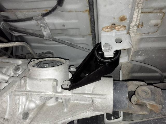 ダイハツ　ハイゼット　ギヤを変えるとゴトンと異音　走行中コトコト音がする　ミッションマウント　マウント交換　福島県いわき市　見積もり無料