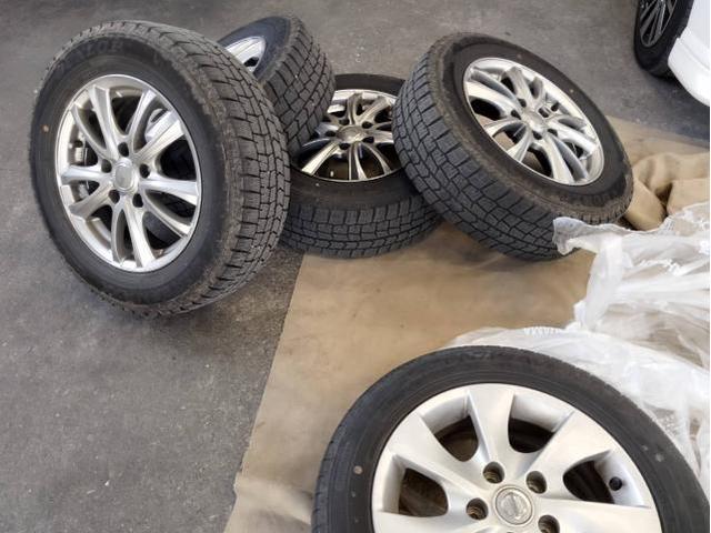 日産セレナ タイヤ交換 スタッドレスから夏タイヤへ タイヤ交換のついでに エンジンオイル交換 下廻りの点検 いわき市 整備工場 鈑金塗装工場