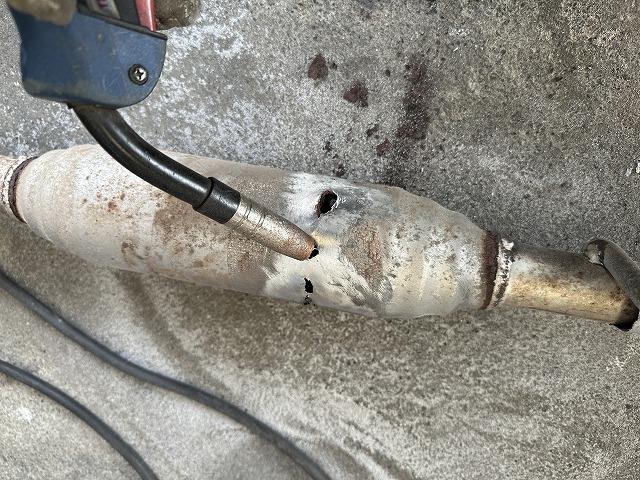 スズキ　キャリー　マフラー穴埋め　マフラー修理　溶接修理　半自動溶接　福島県いわき市　