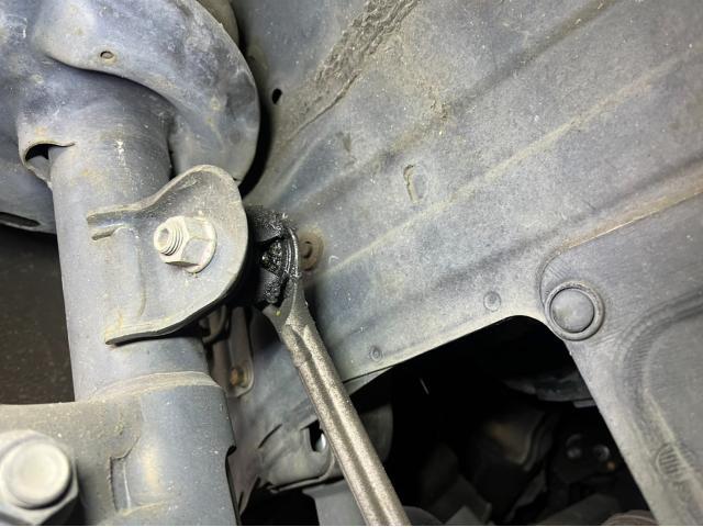 トヨタ　プリウス　スタビライザーコントロールリンク　経年劣化　純正パーツ　社外新品パーツ　中古パーツ　修理の相談　お見積り　いわき市