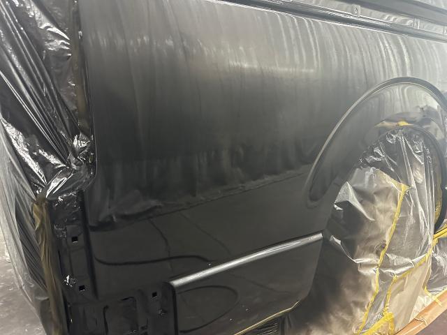 トヨタ　ハイエース　レジアスエース　クォーター鈑金　凹み修理　キズ修理　補修　鈑金塗装　いわき市　ラプター　凸凹塗装　パーツ取付　パーツ塗装　新品パーツ　リサイクルパーツ
